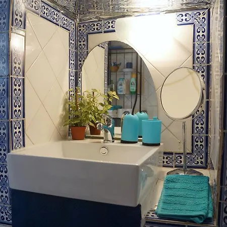 Charming 23 Alfama Apartment Lisbon